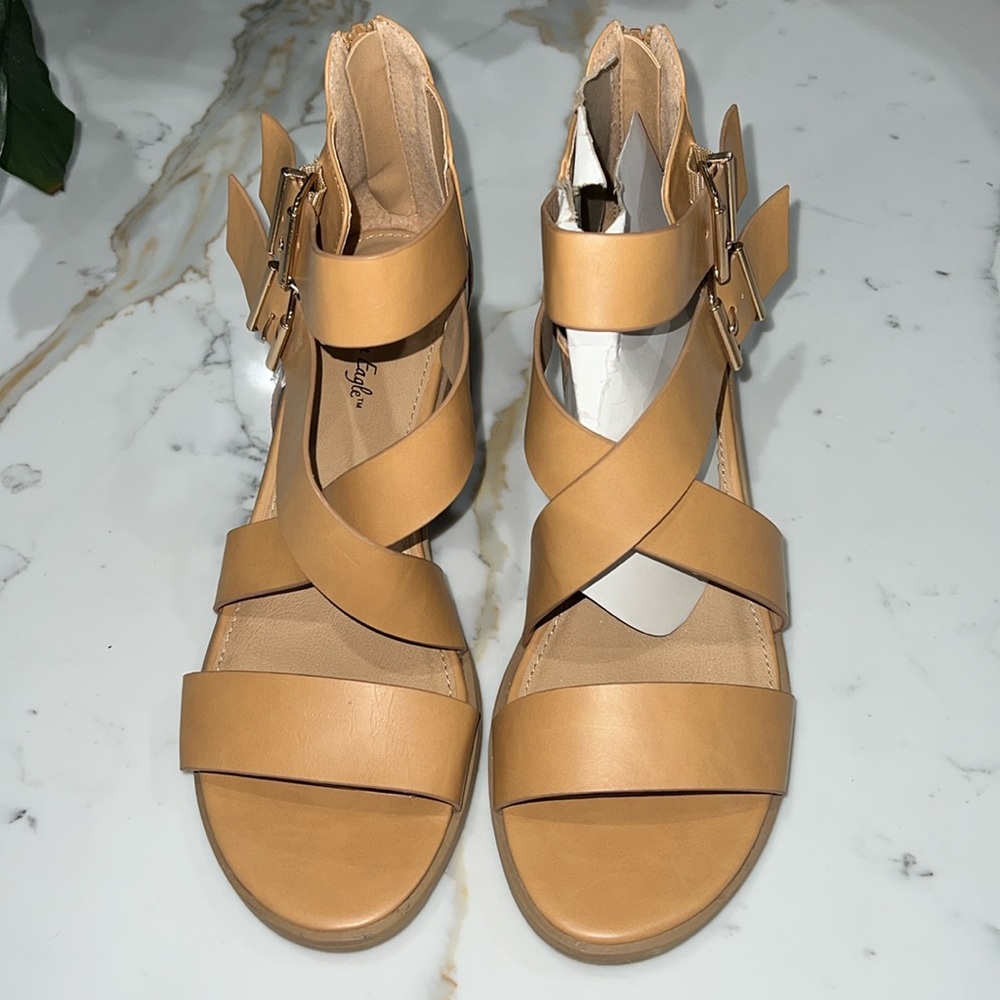 NWOT AMERICAN EAGLE SANDALS